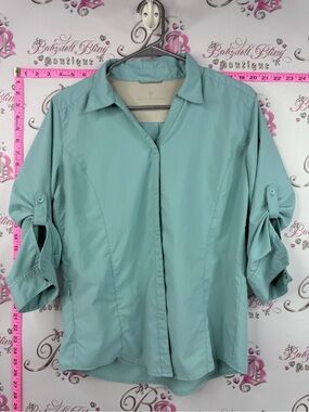 Royal Robbins blue top Women's Mint Green Roll-Tab Button Down Shirt